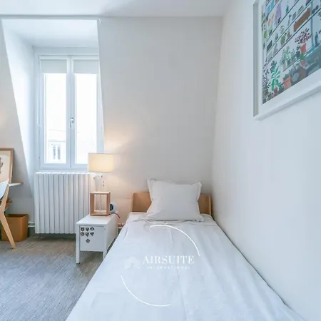 Luxury Iena Elegance 4br By Airsuite